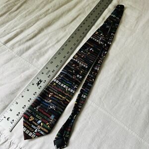 Vintage 1996 Looney Tunes Mania Tie Bugs, Tazz, Daffy, Marvin, Wile, Tweety, Syl